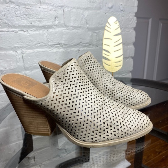 DV Kenli Perforated Block Heel Mules 9.5 - Picture 2 of 10